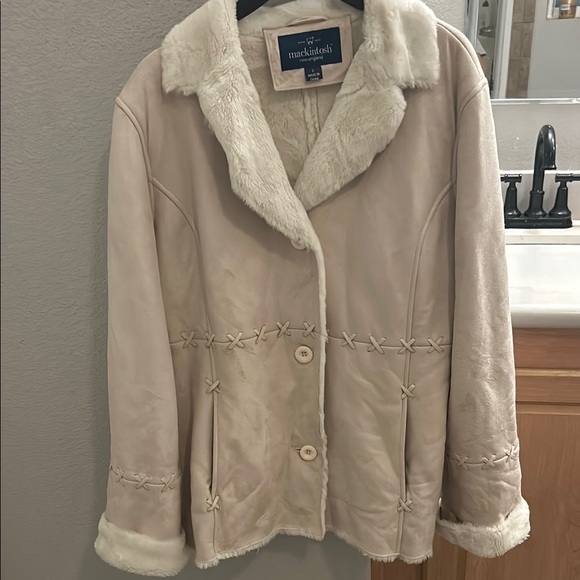 Mackintosh NWOT Women's Cream Jacket with Faux Fur Trim - Picture 1 of 6